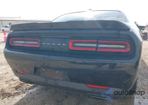 2015 Dodge Challenger R/T z USA, uszkodzony, nr VIN 2C3CDZATXFH839130